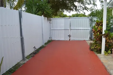 19901 SW 92nd Avenue Cutler Bay FL 33157