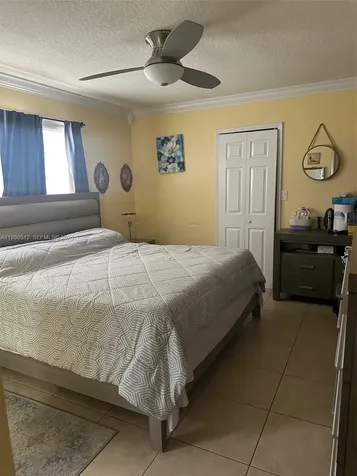 2501 W 73rd Place Hialeah FL 33016