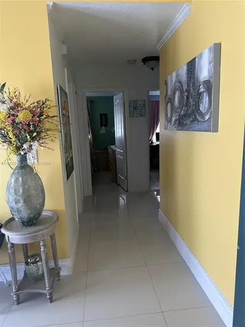 2501 W 73rd Place Hialeah FL 33016