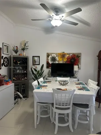 2501 W 73rd Place Hialeah FL 33016