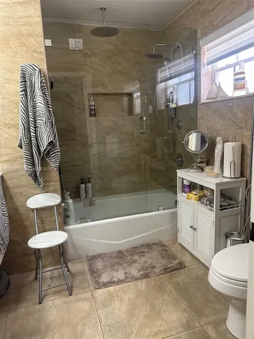 2501 W 73rd Place Hialeah FL 33016