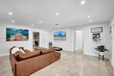 1015 S 14th Avenue Hollywood FL 33020