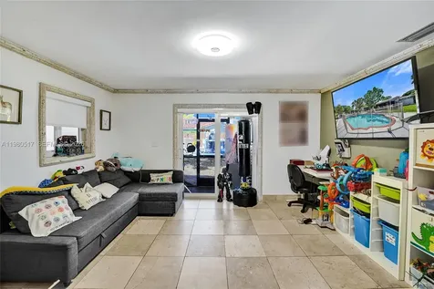 1015 S 14th Avenue Hollywood FL 33020