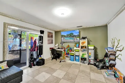 1015 S 14th Avenue Hollywood FL 33020