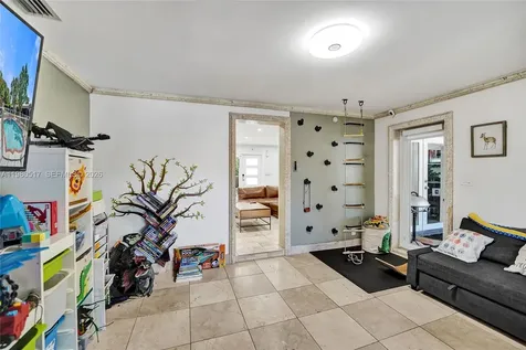 1015 S 14th Avenue Hollywood FL 33020