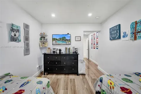 1015 S 14th Avenue Hollywood FL 33020