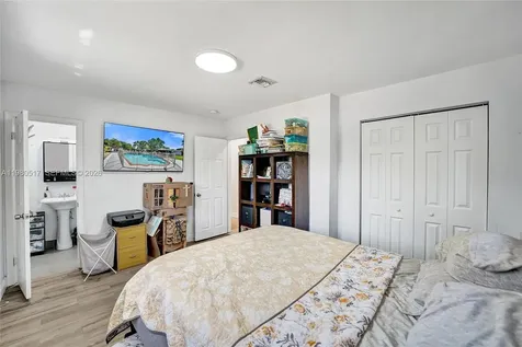 1015 S 14th Avenue Hollywood FL 33020