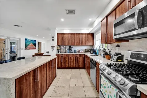 1015 S 14th Avenue Hollywood FL 33020