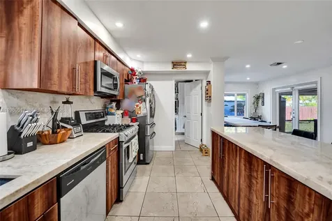 1015 S 14th Avenue Hollywood FL 33020