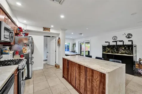 1015 S 14th Avenue Hollywood FL 33020
