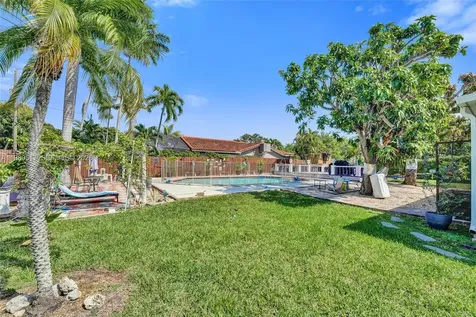 1015 S 14th Avenue Hollywood FL 33020