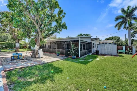 1015 S 14th Avenue Hollywood FL 33020