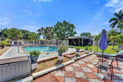 1015 S 14th Avenue Hollywood FL 33020