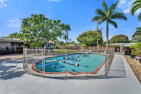 1015 S 14th Avenue Hollywood FL 33020