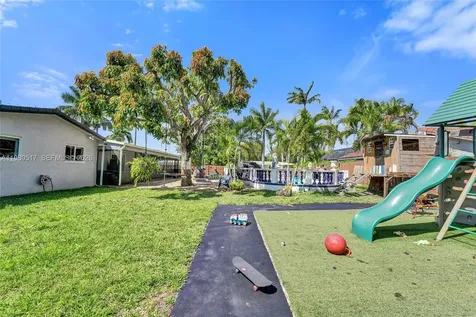 1015 S 14th Avenue Hollywood FL 33020