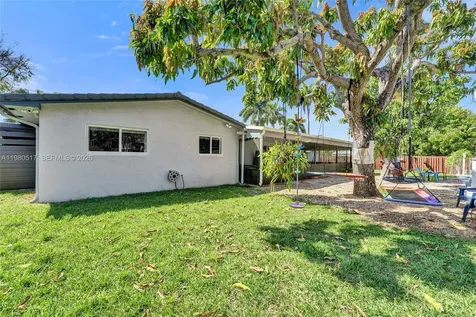 1015 S 14th Avenue Hollywood FL 33020