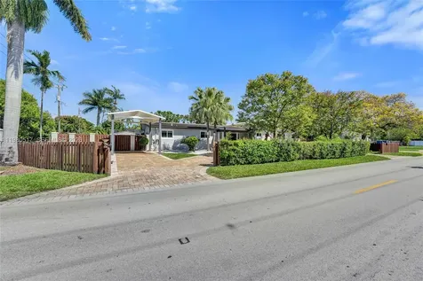 1015 S 14th Avenue Hollywood FL 33020