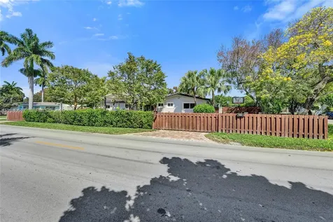 1015 S 14th Avenue Hollywood FL 33020