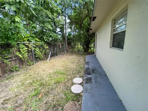 4621 SW 33rd Avenue Dania Beach FL 33312