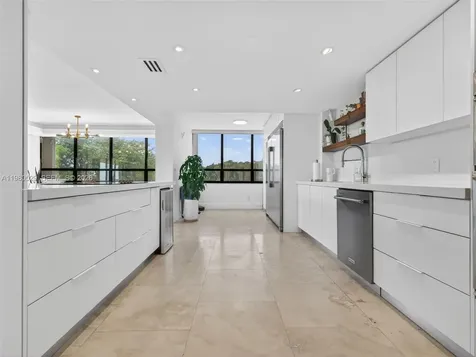 11113 Biscayne Boulevard Miami FL 33181