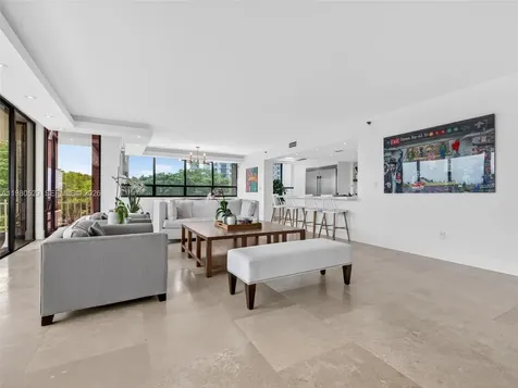 11113 Biscayne Boulevard Miami FL 33181