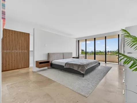 11113 Biscayne Boulevard Miami FL 33181
