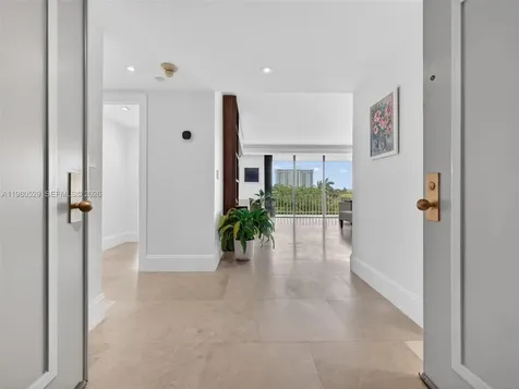 11113 Biscayne Boulevard Miami FL 33181