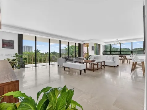 11113 Biscayne Boulevard Miami FL 33181
