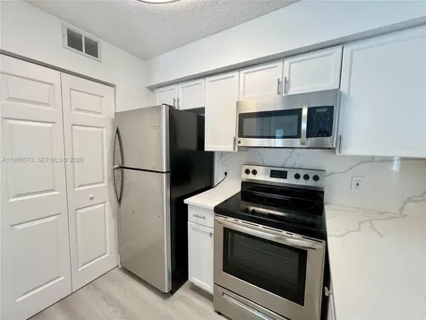 640 S Park Road Hollywood FL 33021