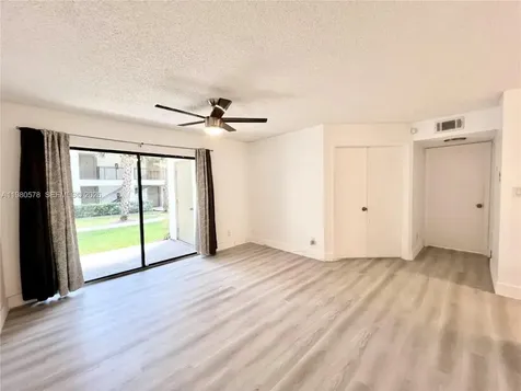640 S Park Road Hollywood FL 33021