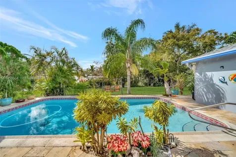 5137 SW 87th Terrace Cooper City FL 33328