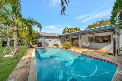 5137 SW 87th Terrace Cooper City FL 33328