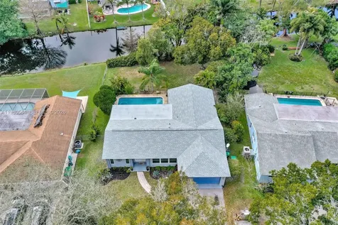 5137 SW 87th Terrace Cooper City FL 33328