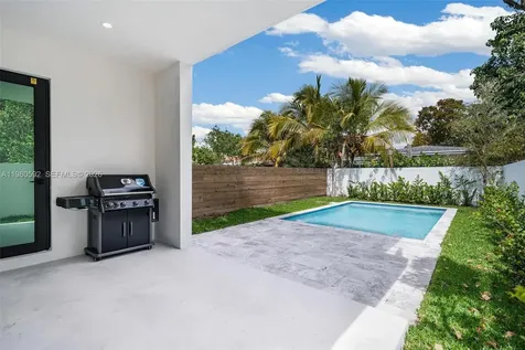 2943 SW 21st Street Miami FL 33145