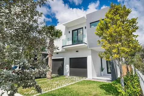 2943 SW 21st Street Miami FL 33145