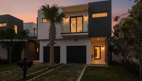 2943 SW 21st Street Miami FL 33145