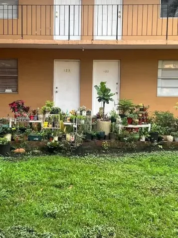 1280 W 54th Street Hialeah FL 33012