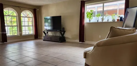 880 E 26th Street Hialeah FL 33013