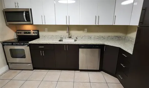 880 E 26th Street Hialeah FL 33013