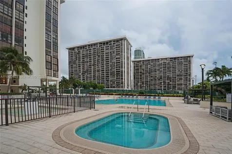 1901 Brickell Avenue Miami FL 33129