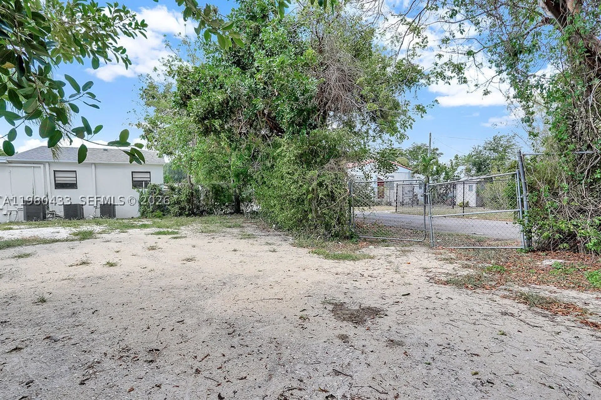 2415 Pierce Street Hollywood FL 33020