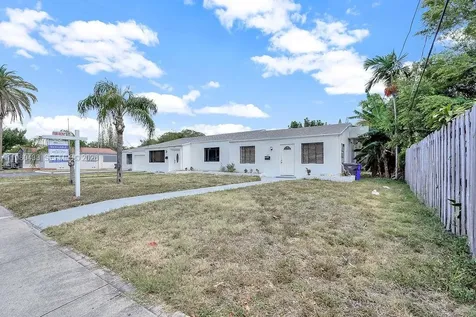 2415 Pierce Street Hollywood FL 33020