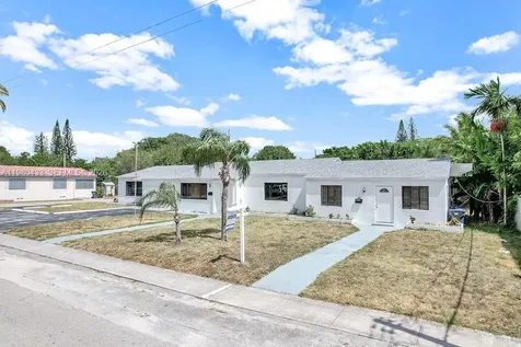 2415 Pierce Street Hollywood FL 33020