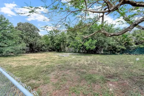 2415 Pierce Street Hollywood FL 33020