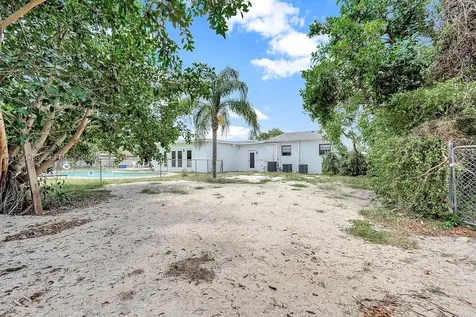 2415 Pierce Street Hollywood FL 33020