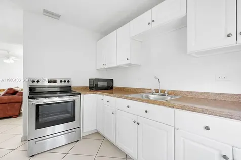 2415 Pierce Street Hollywood FL 33020