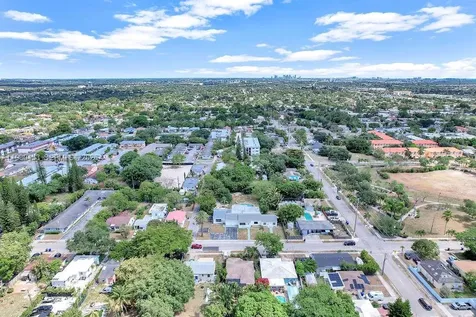 2415 Pierce Street Hollywood FL 33020