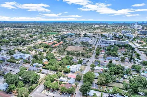 2415 Pierce Street Hollywood FL 33020