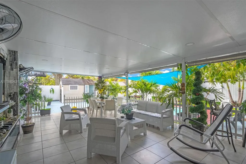 1210 N 71st Avenue Hollywood FL 33024