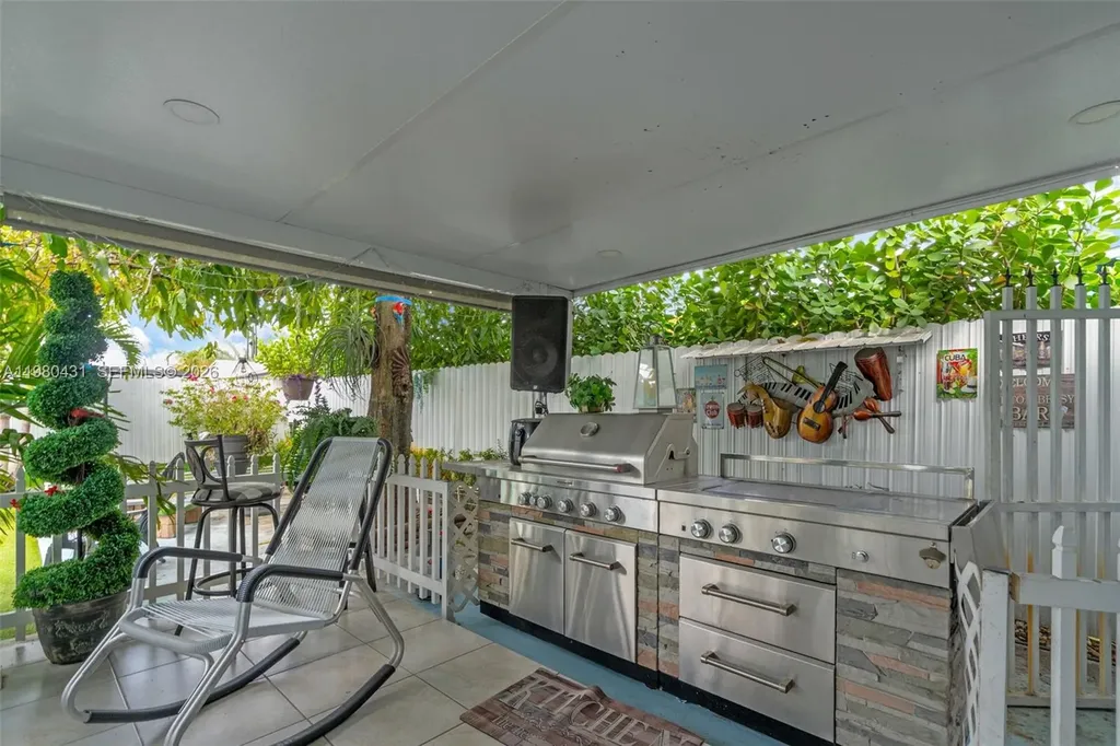 1210 N 71st Avenue Hollywood FL 33024